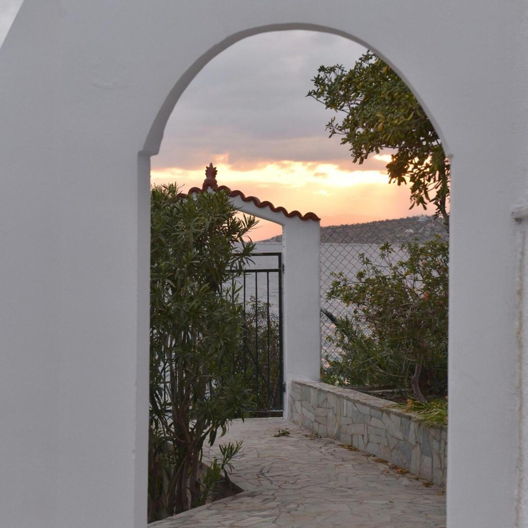 Salamis Beachfront House Exterior photo